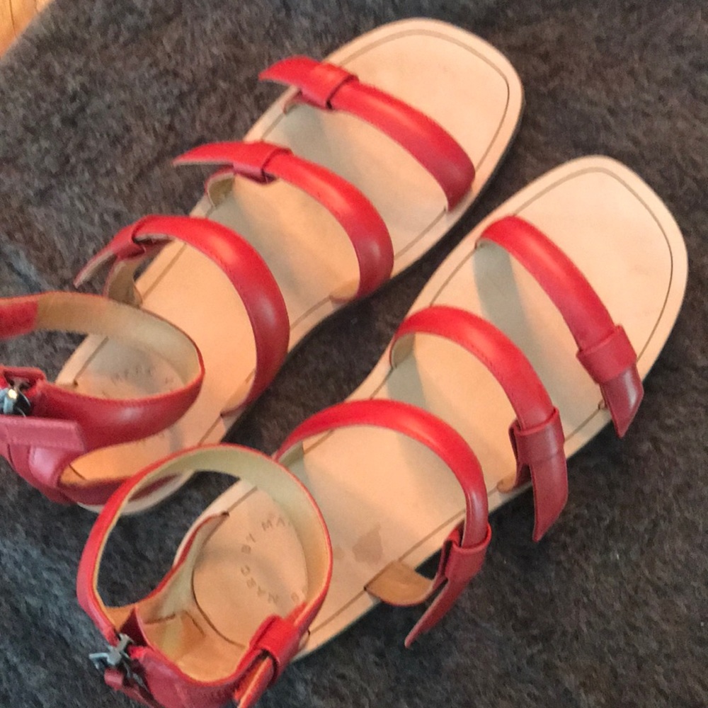 Ladies sandals